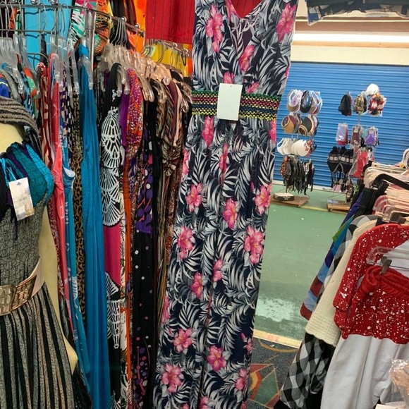 Clothes - Picture 7 of 8